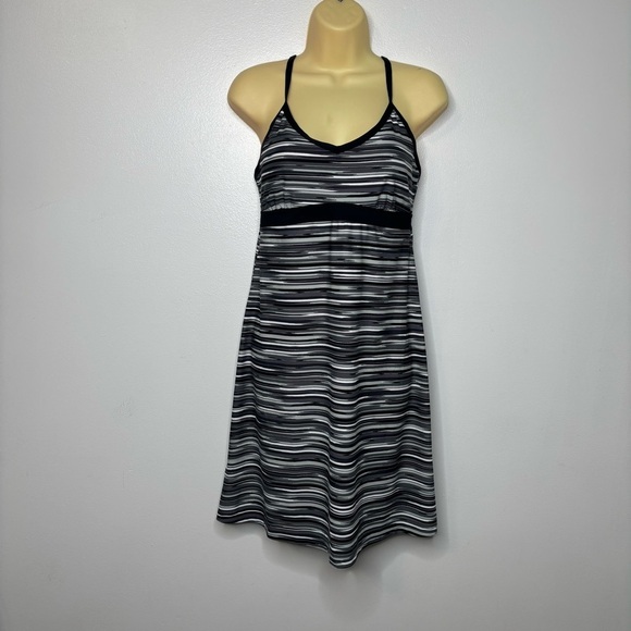 Athleta Shorebreak Black Grey Striped Swim Dress Built in Bra Athletic Sz Medium - Picture 2 of 9